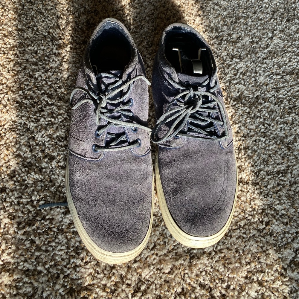 Men’s casual lace up shoe